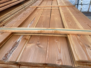 Ca. 102x Douglas Wisselsponning/Halfhoutsrabat, 18x190mm, lengte 400cm